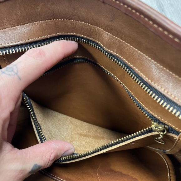 USA VINTAGE COACH SHOULDER CROSSBODY BAG BRASS ZIPPED BROWN LEATHER STRAP ADJUST - Picture 14 of 16